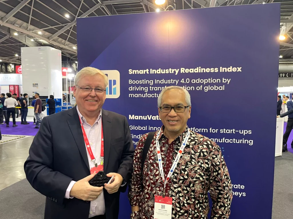 Founder and CEO of INCIT, Raimund Klein (left), with Dr. Ir. Wahyu Utomo, Ms., Deputy Minister for Regionl Development and Spatial Planning Coordination (right) itap 2023 industrial transformation asia-pacific